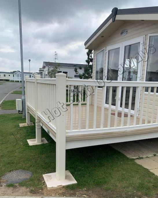 Jems Hot-Tub Getaways 8 Berth At Tattershall Lakes المظهر الخارجي الصورة